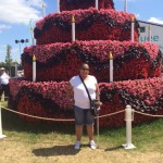 Giant cake made of flowers!